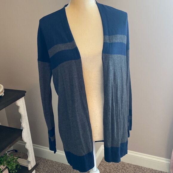 ❤️NWT Gap Cardigan (size medium)❤️ - Picture 1 of 5